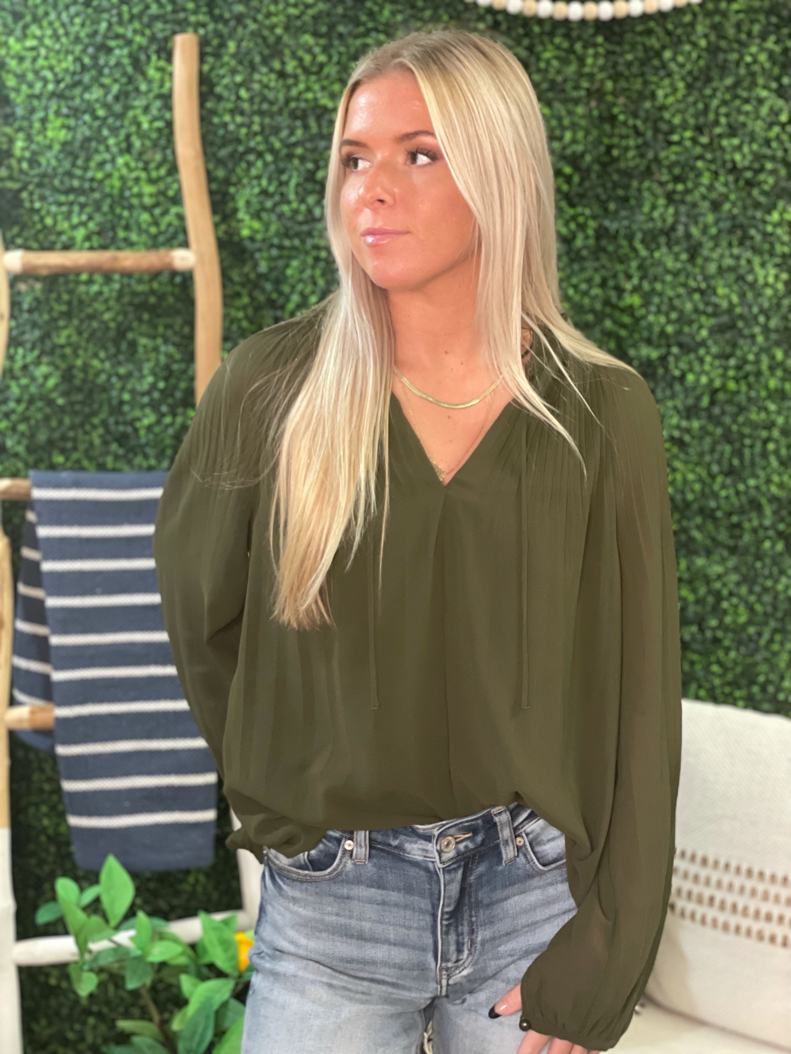 Chrisley Collar V-Neck Tie Top