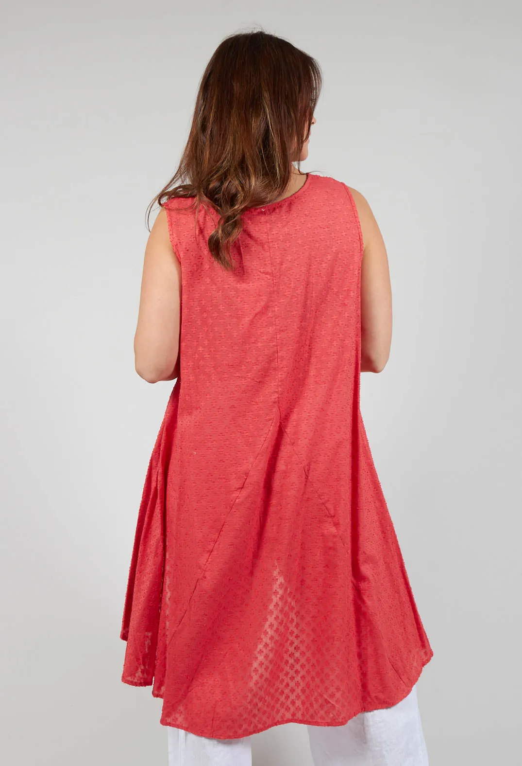 Sleeveless Blouse with Highlow Hem in Red