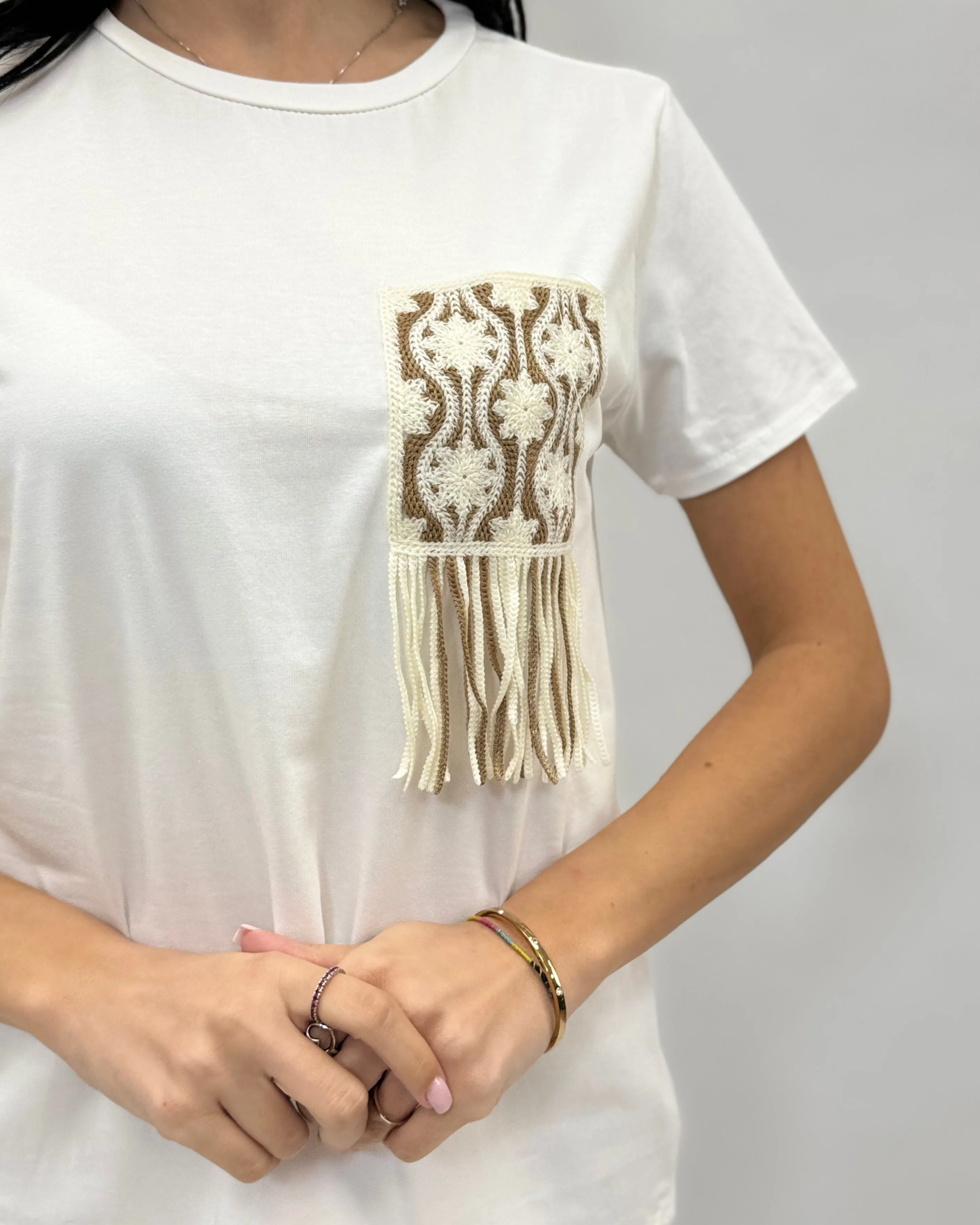 T-shirt in cotone con tasca