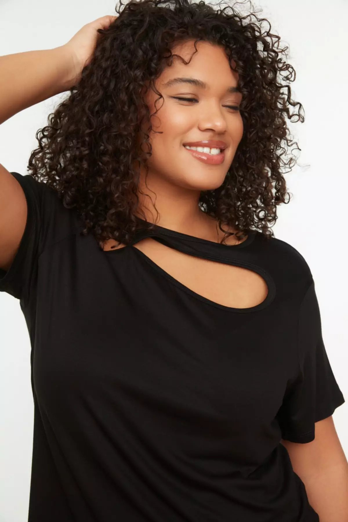 Trendyol Plus Size Black Knitted Cutout Detailed Blouse