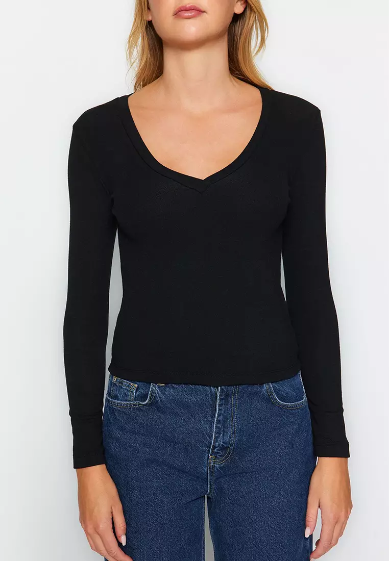 Trendyol V-Neck Knitted Blouse